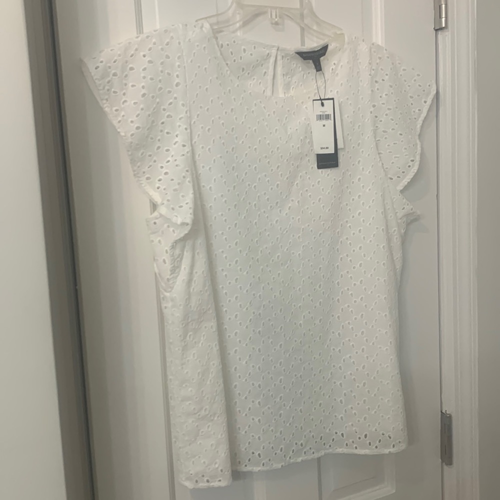 Ivory cotton eyelet top flutter sleeves 100% cotton NWT Banana Republic